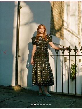 Lisa Says Gah Black Floral Puff-Sleeve Midi Dress